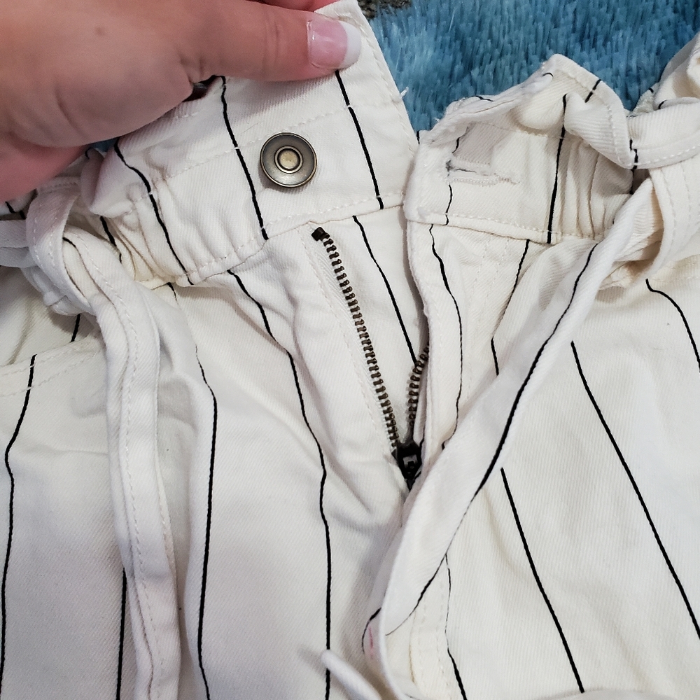 2 PAIRS OF STRIPED RUFFLE ELASTIC WAISTBAND SHORTS! - Picture 10 of 12